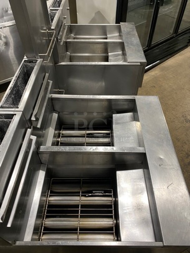 FAB! Pitco Frialator Commercial Natural Gas Powered 4 Bay Deep Fat Fryer! With Middle Fryer Basket Rack! All Stainless Steel! On Casters! Model: SGH50 SN: G10DA010387 - Image 5 of 12