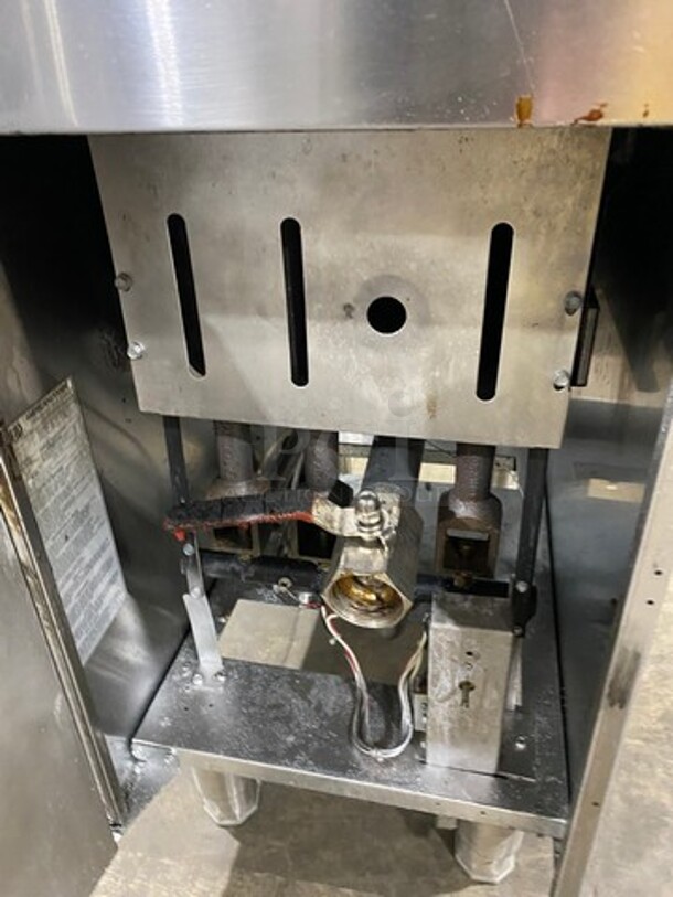 American Range Commercial Natural Gas Powered Deep Fat Fryer! With Backsplash! All Stainless Steel! On Legs! Model: AF50HE SN: 211020FO144 - Image 6 of 7