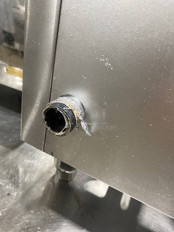 Avantco Commercial Countertop Natural Gas Powered 4 Burner Range! With Back And Side Splashes! All Stainless Steel! On Small Legs! - Image 8 of 8