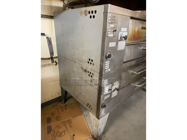 WOW! BAKERS PRIDE Natural Gas Powered Double Deck Y600 6 Pie Pizza Baking Oven! With Stones! Model Y600! On Legs! 2 X Your Bid Makes One Unit! Working When Removed!  - Image 2 of 11