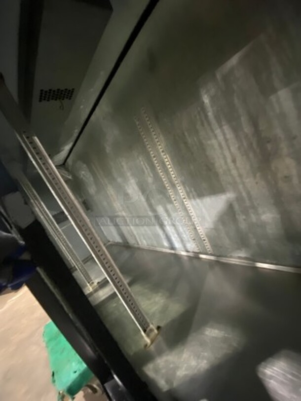 True Commercial 3 Door Back Bar Cooler! With View Through Doors! All Stainless Steel! Model: TBB2472GSDLD SN: 8945158 115V 60HZ 1 Phase - Image 5 of 7