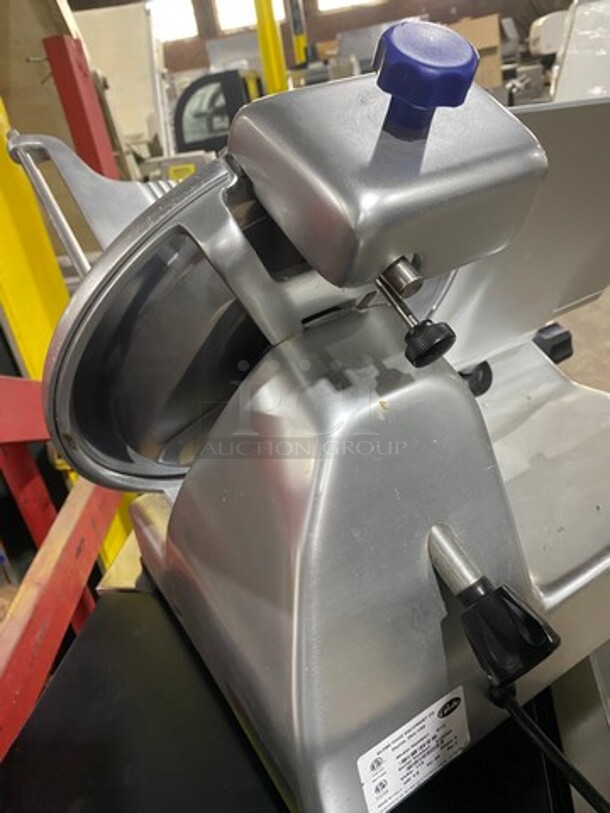 Globe Commercial Countertop Deli/ Meat Slicer! All Stainless Steel! Model: G12 SN: 534060 115V 60HZ 1 Phase - Image 4 of 8
