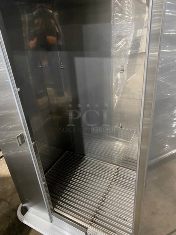 WOW! BRAND NEW! NEVER USED! Carter Hoffmann Commercial Heating Holding/ Proofer Cabinet! All Stainless Steel! On Casters! Model: FH900015B SN: 552060072015 120V 60HZ 1 Phase - Image 5 of 11