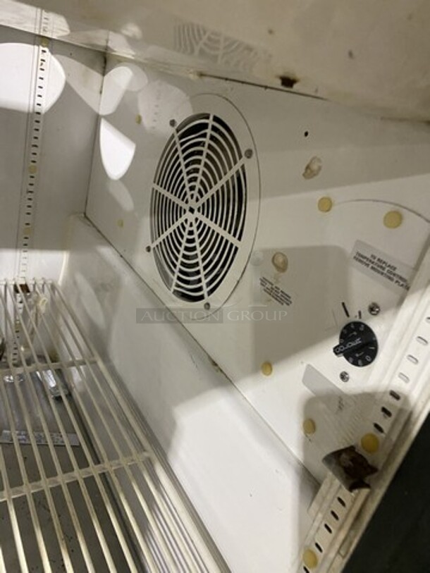 True Refrigerated Pizza Prep Table! Model TPP93 Serial 6949372! 115V 1 Phase!  - Image 7 of 10
