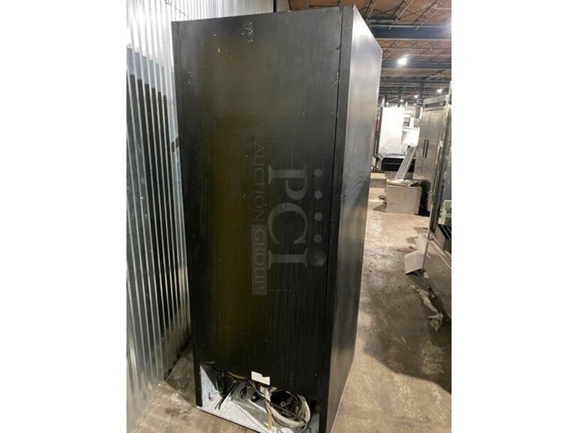 Beverage Air Commercial Single Door Reach In Cooler Merchandiser! With Poly Coated Racks! Model MT27 Serial 8585160! 115V 1Phase! - Image 3 of 7