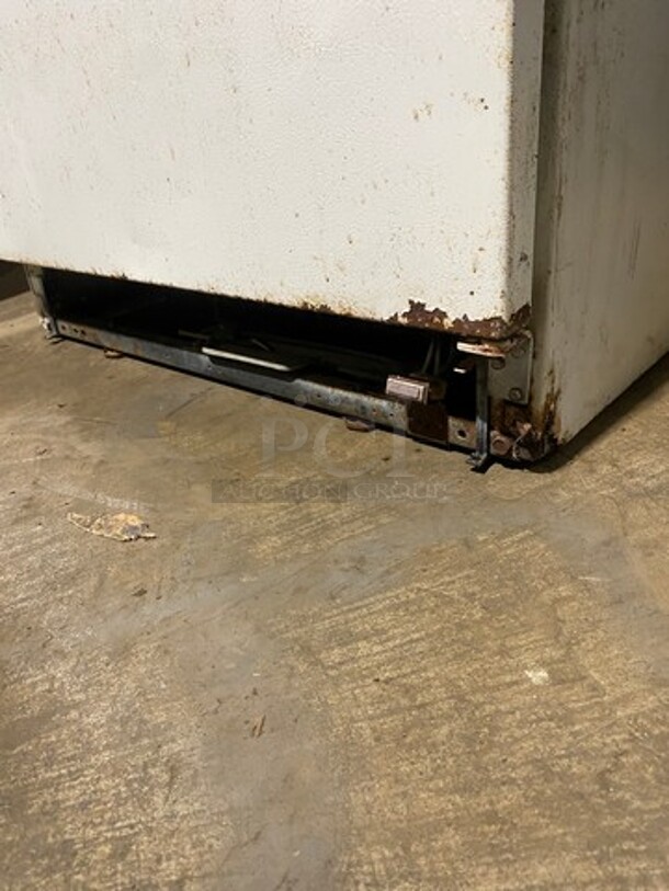 Whirlpool Single Door Freezer! With Racks And Shelves! Model: EEV163F - Image 8 of 11