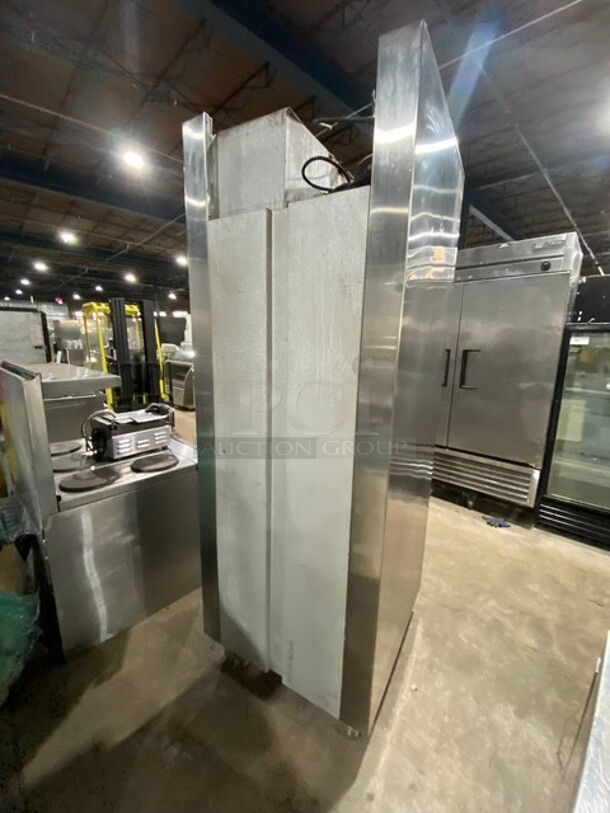 Traulsen Commercial Single Door Reach In Cooler! All Stainless Steel! On Legs! MODEL RHT132WREFHS RN:T422500C99 115V 1PH - Image 4 of 9