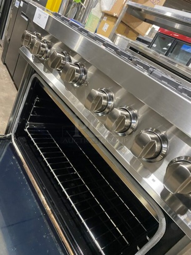 LATE MODEL! 2020 Zline Gas Powered 6 Burner Stove! With Oven Underneath! Stainless Steel! On Legs! Model: RG36 SN: 20072290130 - Image 7 of 10