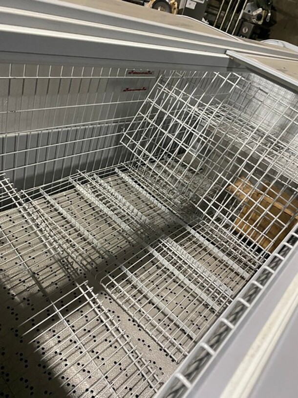 AHT Chest Freezer Merchandiser! Model Manhattan210VS SN: 34990700000059! 110-120V 1Phase! With Baskets! - Image 5 of 8