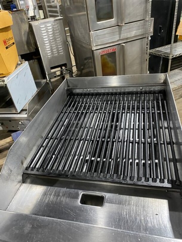 Commercial Countertop Natural Gas Powered Char Broiler Grill! With Back And Side Splashes! All Stainless Steel! On Small Legs! - Image 5 of 7