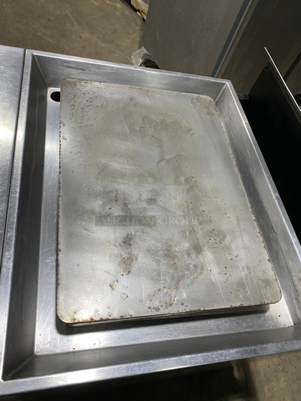 Nice! Jade Range Natural Gas Powered Plancha Flat Grill! With  Full Size Convection Oven Underneath! Metal Oven Racks! All Stainless Steel! - Image 5 of 10