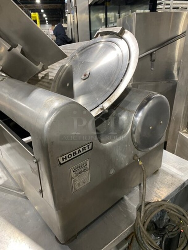 Hobart Commercial Countertop Meat/Deli Slicer! All Stainless Steel! Model: 1712E SN: 56902154 115V 60HZ 1 Phase - Image 4 of 10