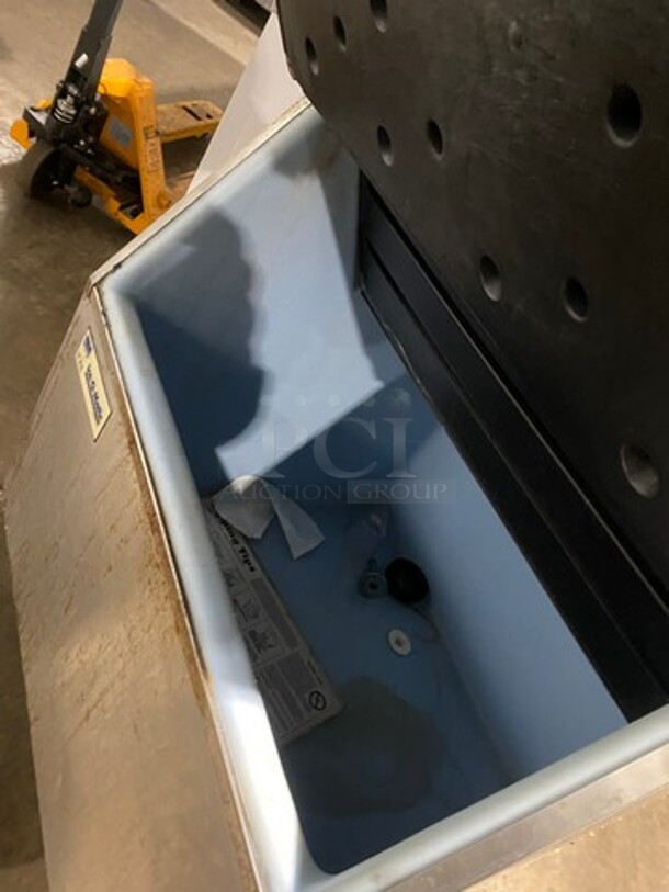 Manitowoc Commercial Ice Maker Machine! With Commercial Ice Bin! Stainless Steel! On Legs! Model: SY1074C SN: 040965819 115V 60HZ 1 Phase - Image 6 of 7