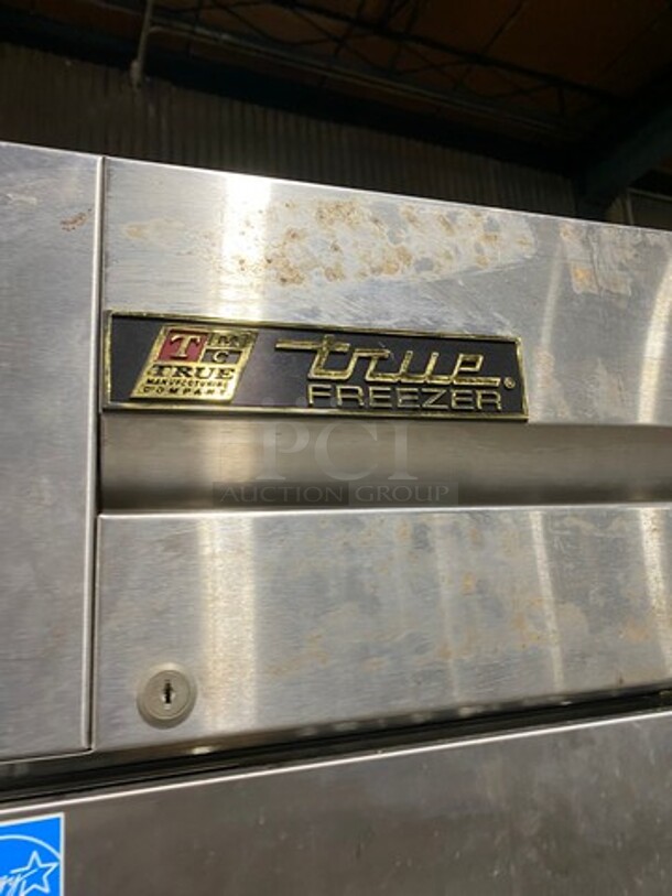 Great True Commercial Single Door Reach In Freezer! Solid Stainless Steel! With Casters! WORKING WHEN REMOVED! Model: T23F SN: 8013160 115V 60HZ 1 Phase - Image 9 of 10