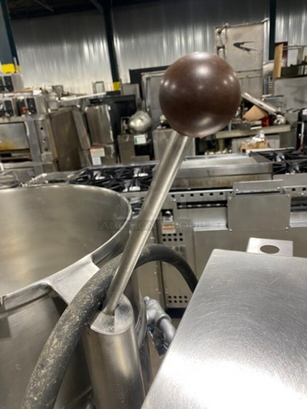 GREAT! Groen Commercial Electric Powered Tilting Soup Kettle! On Equipment Stand! All Stainless Steel! On Legs! Model: TDB40 SN: 86389 & SN: 86387 208V 60HZ 3 Phase - Image 7 of 12