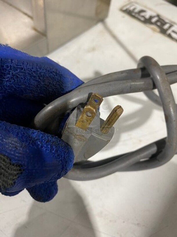 International Dairy Queen Commercial Countertop Blizzard Mixer! Solid Stainless Steel! Model: BM3 SN: H2D12330 120V 60HZ 1 Phase - Image 8 of 8