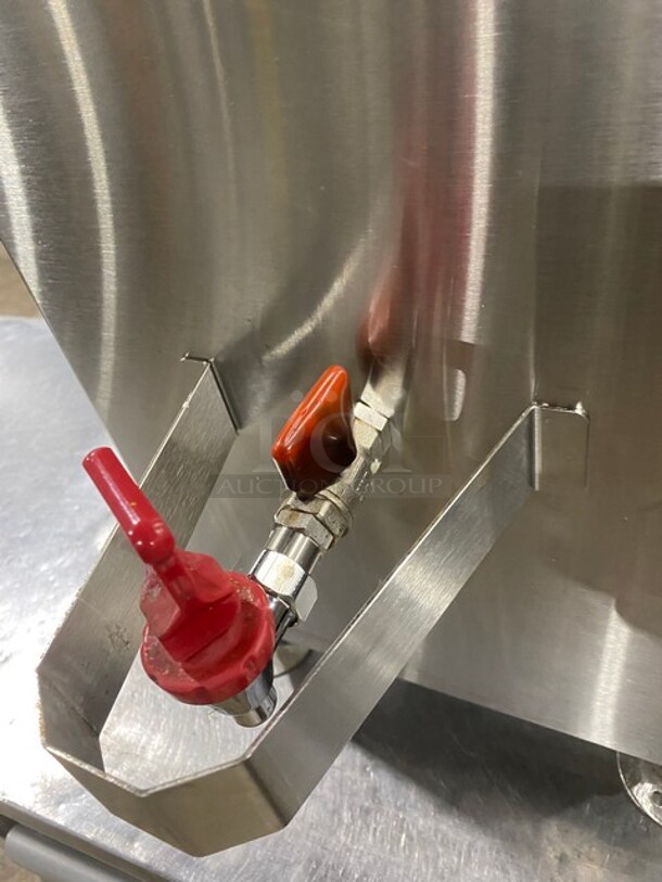 Fetco Commercial Countertop Hot Water Dispenser! All Stainless Steel! On Legs! 220-240V 3 Phase! Model: HWB-10 MIP SN: 960350171524! - Image 6 of 8