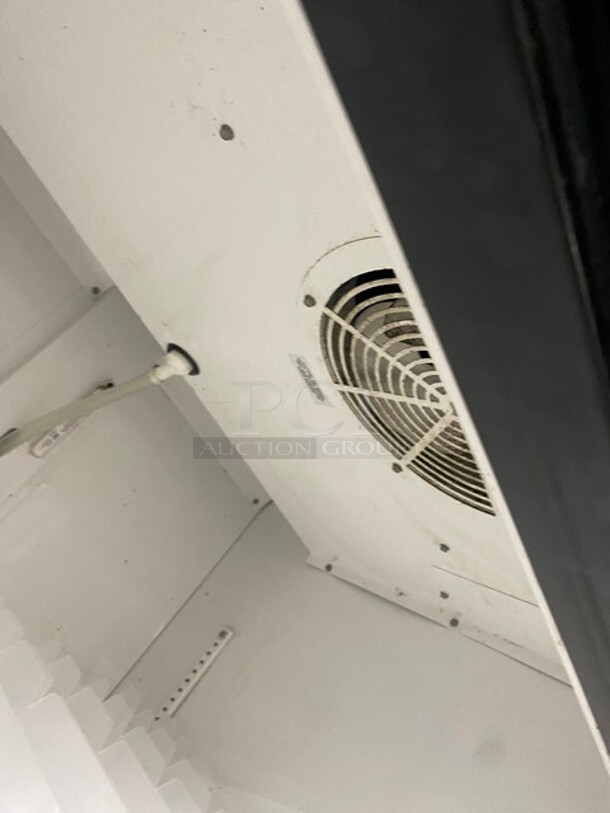 FABULOUS! True Commercial Single Door Reach In Cooler Merchandiser! With View Through Door! With Poly Coated Racks! Model GDM26EM Serial 6978751! 115V 1Phase! WORKING WHEN REMOVED! - Image 6 of 8