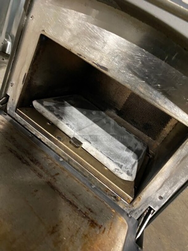 LATE MODEL! 2019 Turbo Chef Commercial Countertop Rapid Cook Oven! On Small Legs! Model: NGO SN: NGOD50861 208/240V 60HZ 1 Phase - Image 6 of 8