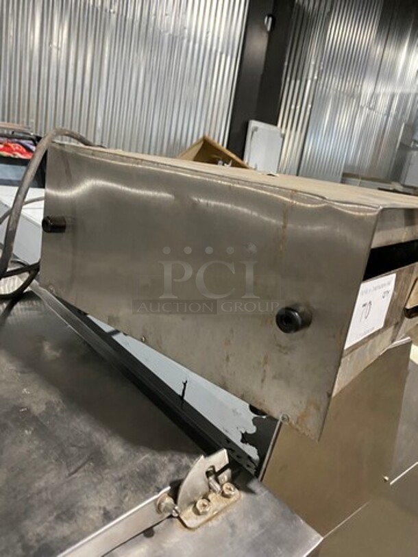 Adcraft Commercial Countertop Powered Pizza/ Snack Oven! - Image 2 of 7