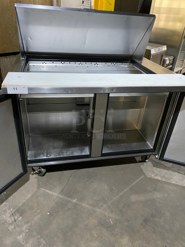 True Commercial Refrigerated Sandwich Prep Table! With Commercial Cutting Board! With 2 Door Storage Space Underneath! All Stainless Steel! On Casters! Model: TSSU4818MBHC SN: 9192478 115V 60HZ 1 Phase - Image 5 of 10