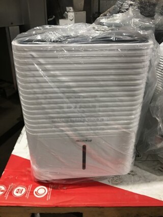 NEW! OUT OF THE BOX! SCRATCH-N-DENT! Soleus Air 95 Pint Portable Dehumidifier Unit! With Built In Pump! Model: DME295IP201 115V