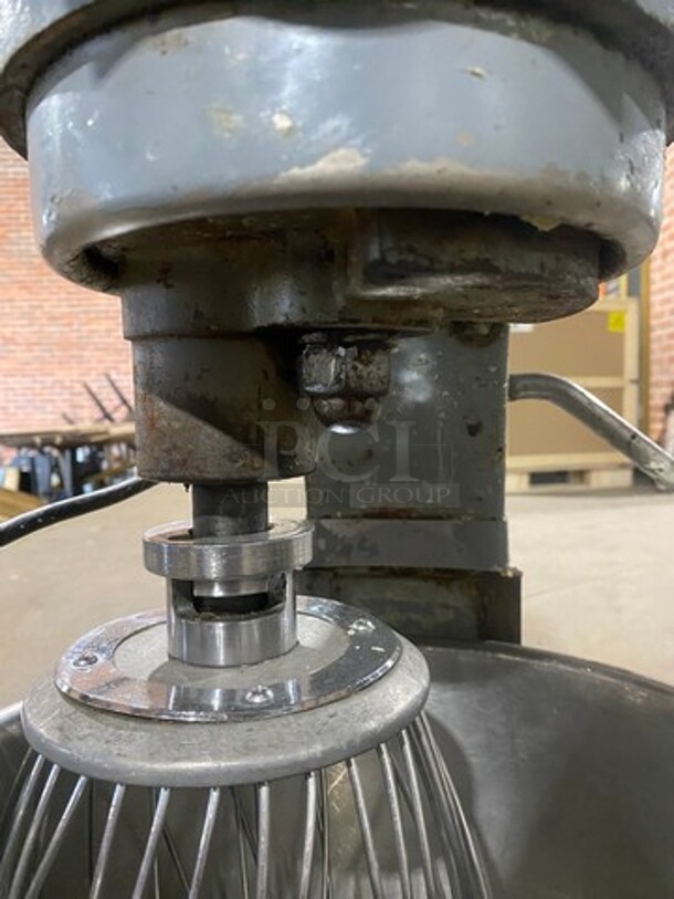 Thunderbird Commercial 20 Quart Planetary Mixer! With Bowl! With Whip Attachment! Model ARM02! 115V 1Phase! - Image 6 of 10