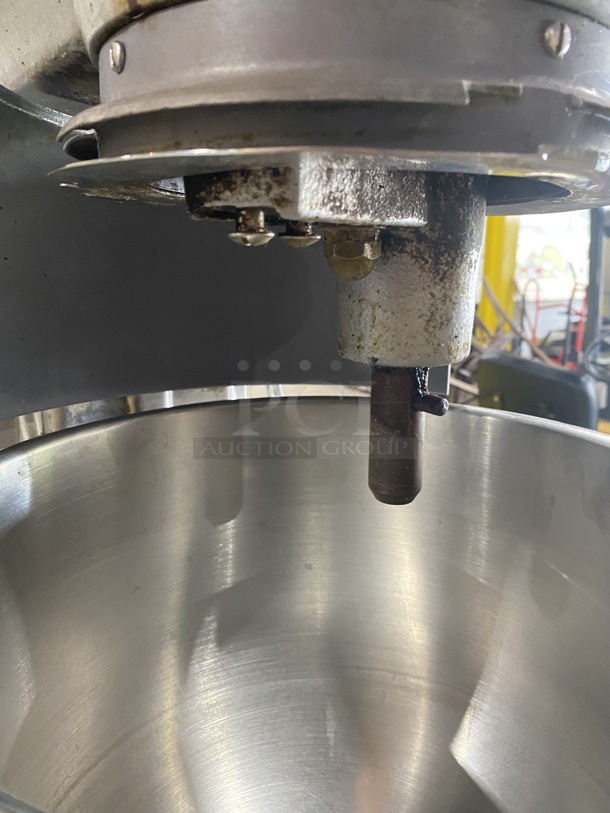 Hobart Legacy HL200 Metal Commercial Countertop! Planetary Dough Mixer w/ Stainless Steel Mixing Bowl!100-120 Volts, 1 Phase SN:31-1501-777! - Image 6 of 11