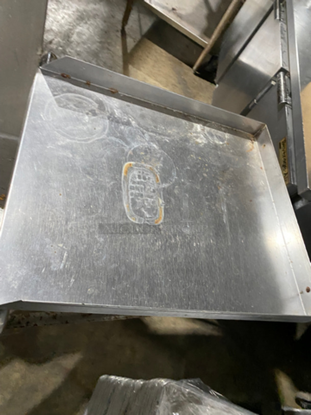 Commercial 3 Compartment Dish Washing Sink! With Single Side Drain Board! With Back Splash! On Legs! - Image 7 of 10