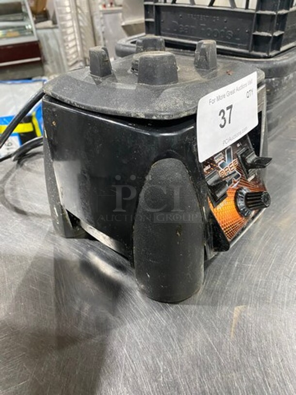 Waring Commercial Countertop Blender! BASE ONLY! Model: MX1200XTX SN: 180702 120V - Image 3 of 7