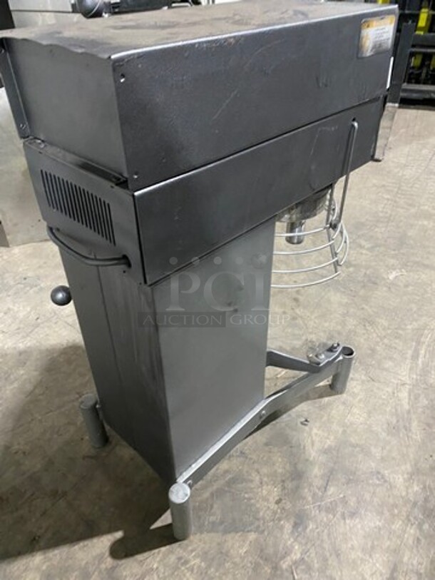 Welbilt Varimixer Commercial 20 Qt Planetary Mixer! Model: W20 SN: 1014050004 115V 60HZ 1 Phase - Image 4 of 12