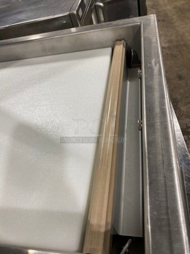 AMAZING! NEW! OUT OF THE BOX! LATE MODEL! Ultra Source Commercial Countertop Vacuum Sealer! Stainless Steel Body! Model: ULTRAVAC250 SN: 3348 120V 60HZ 1 Phase - Image 7 of 10