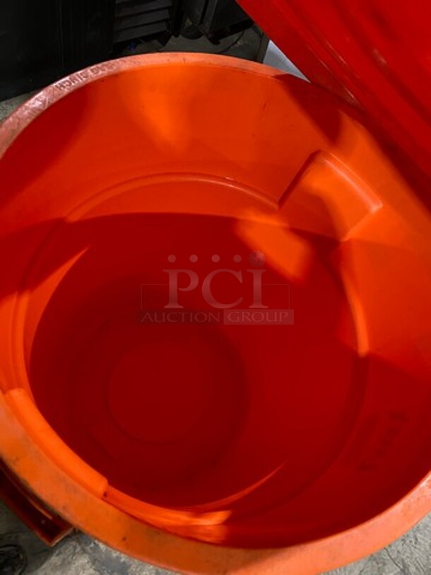 Lavex 55 Gallon Trash Can! - Image 4 of 6