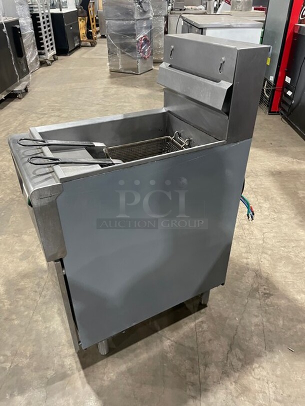 USR Cookline Commercial Electric Powered Stainless Steel Deep Fat Fryer! With Frying Baskets! On Legs! 240V! Model: SR114E! - Image 3 of 10