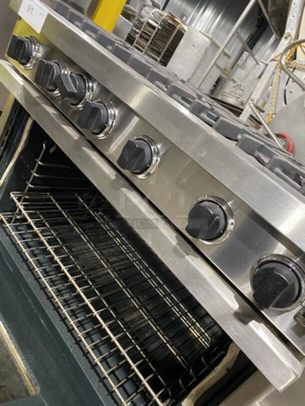 Viking Professional 6 Burner Range! With Convection Oven Underneath!  - Image 6 of 9