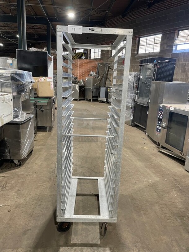 Metro Commercial 20 Pan End Load Transport Rack! On Casters! Model: RD3N!  - Image 1 of 7