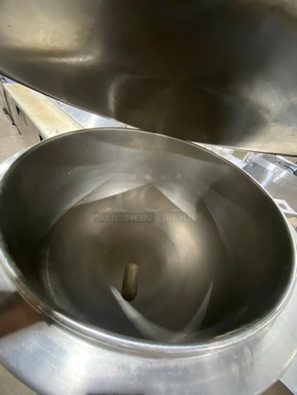 Groen Commercial Natural Gas Powered Soup Kettle! All Stainless Steel! On Legs! Model: AH/1-60 SN: 42980 - Image 5 of 11