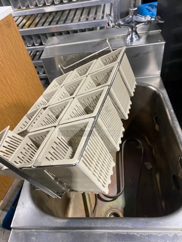 Frymaster Commercial Electric Powered Pasta Cooker! With Pasta Basket! All Stainless Steel! On Legs! WORKING WHEN REMOVED! Model: 8BCSD SN: 0706KN0010 208V 1 Phase - Image 7 of 12