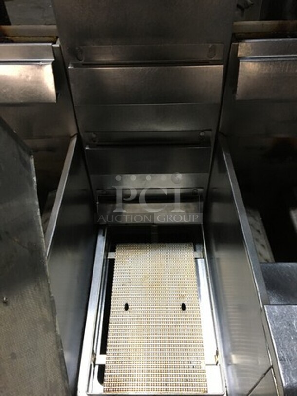 FAB! Frymaster Natural Gas Powered 3 Bay Deep Fat Fryer! With Middle Fryer Basket Rack! With Oil Filter System! All Stainless Steel! On Casters! Model FMPH355CSC Serial 0803IJ0021! - Image 7 of 12
