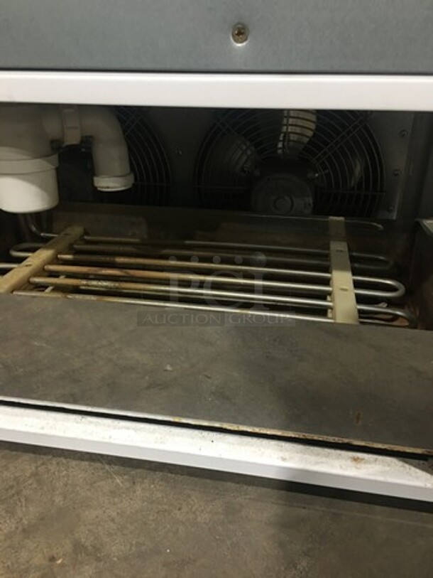 LATE MODEL! 2018 Universal Coolers Commercial Refrigerated Grab-N-Go Open Case Merchandiser! WORKING WHEN RREMOVED! Model: POC63 SN: NS243247 115V - Image 9 of 12