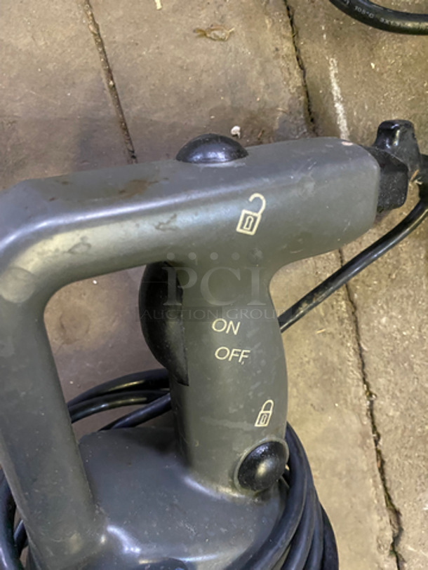 Robot Coupe Commercial 14" Handheld Immersion Blender! Model: MP350 - Image 4 of 6