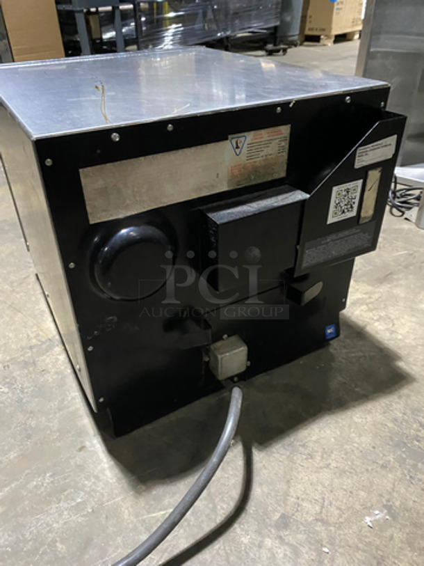 WOW! Amana Commercial Countertop Microwave Oven! All Stainless Steel! Model: RC16SE SN: 9710221645 208/230V 60HZ 1 Phase - Image 3 of 8