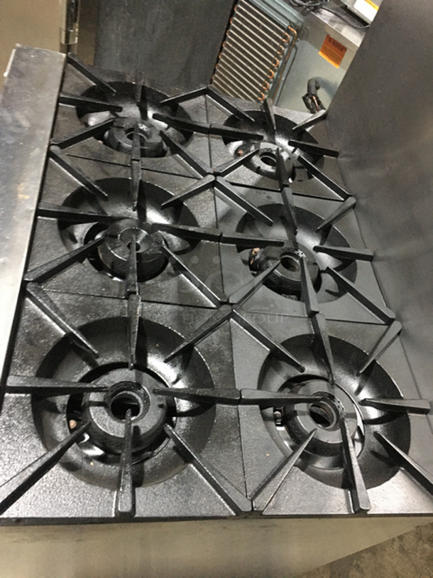 SWEET! Vulcan Natural Gas Powered 6 Burner Range! With Full Size Oven Underneath! With Raised Backsplash! all Stainless Steel! On Legs! Model: V36 - Image 5 of 9