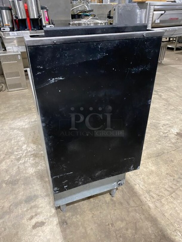 Pitco Frialator Commercial Natural Gas Powered Deep Fat Fryer! All Stainless Steel! On Legs! - Image 4 of 7