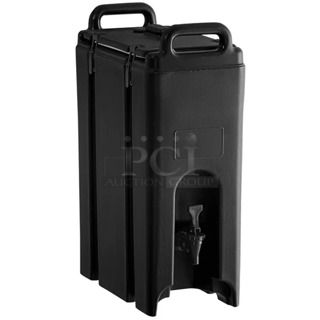 BRAND NEW SCRATCH AND DENT! Cambro 500LCD Camtainers 4.75 Gallon Black Insulated Beverage Dispenser. 