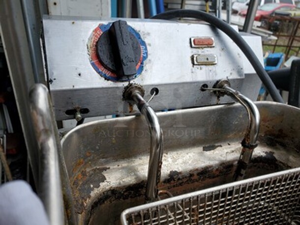 STAR MAX Electric Countertop Fryer.   - Image 4 of 7
