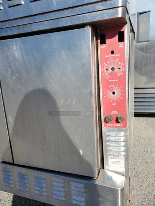 Blodgett Zephaire Electric 3PH Full Size Single Deck Convection Oven 38X37X36 (Bottom oven/missing knobs) - Image 5 of 9
