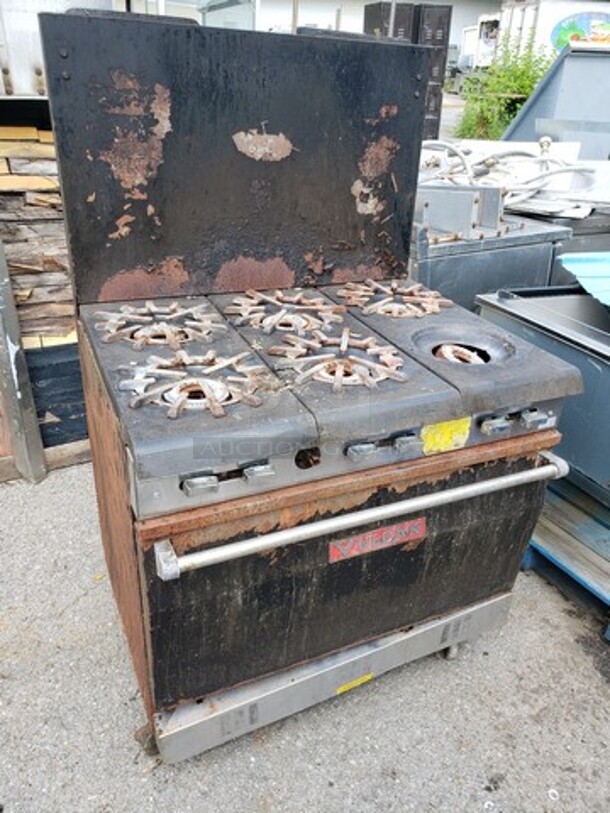Vulcan 6 Burner Range w/ Oven Base! Propane - Image 1 of 5