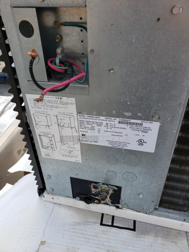 Manitowoc Air Cooled Ice Maker! (No storage bin). Needs plug - Image 7 of 8