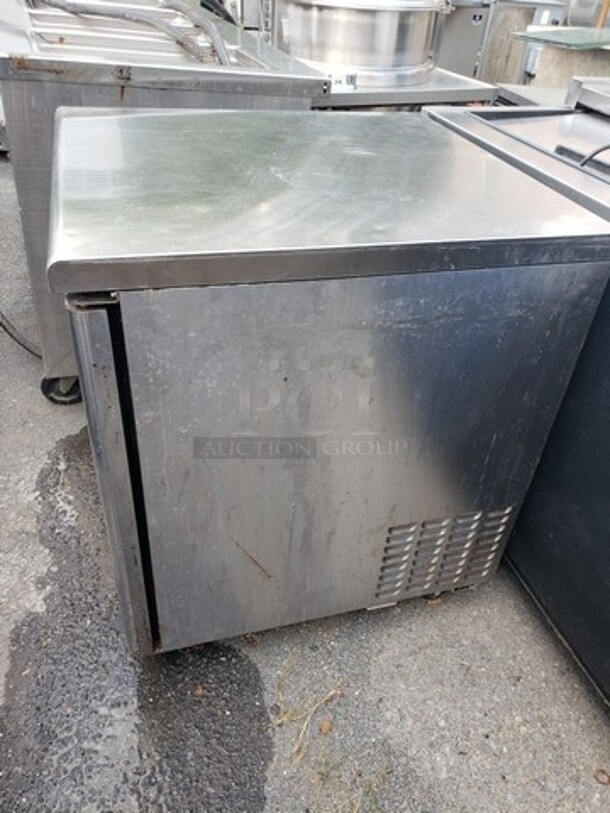 Turbo Air TUR-28SD 27 1/2" W Undercounter Refrigerator! - Image 4 of 4